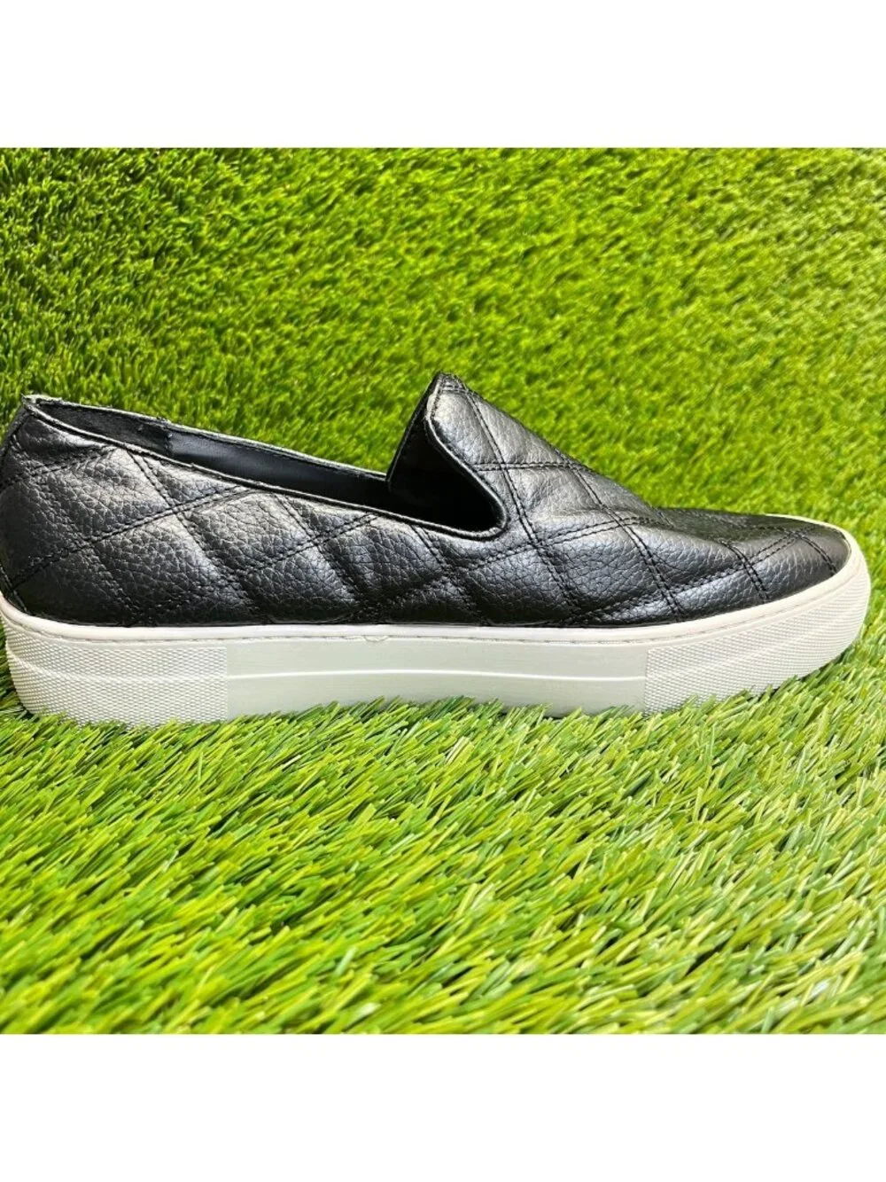 Steve Madden Globe Womens Size 10 Black White Classic Slip-On Platform Shoes